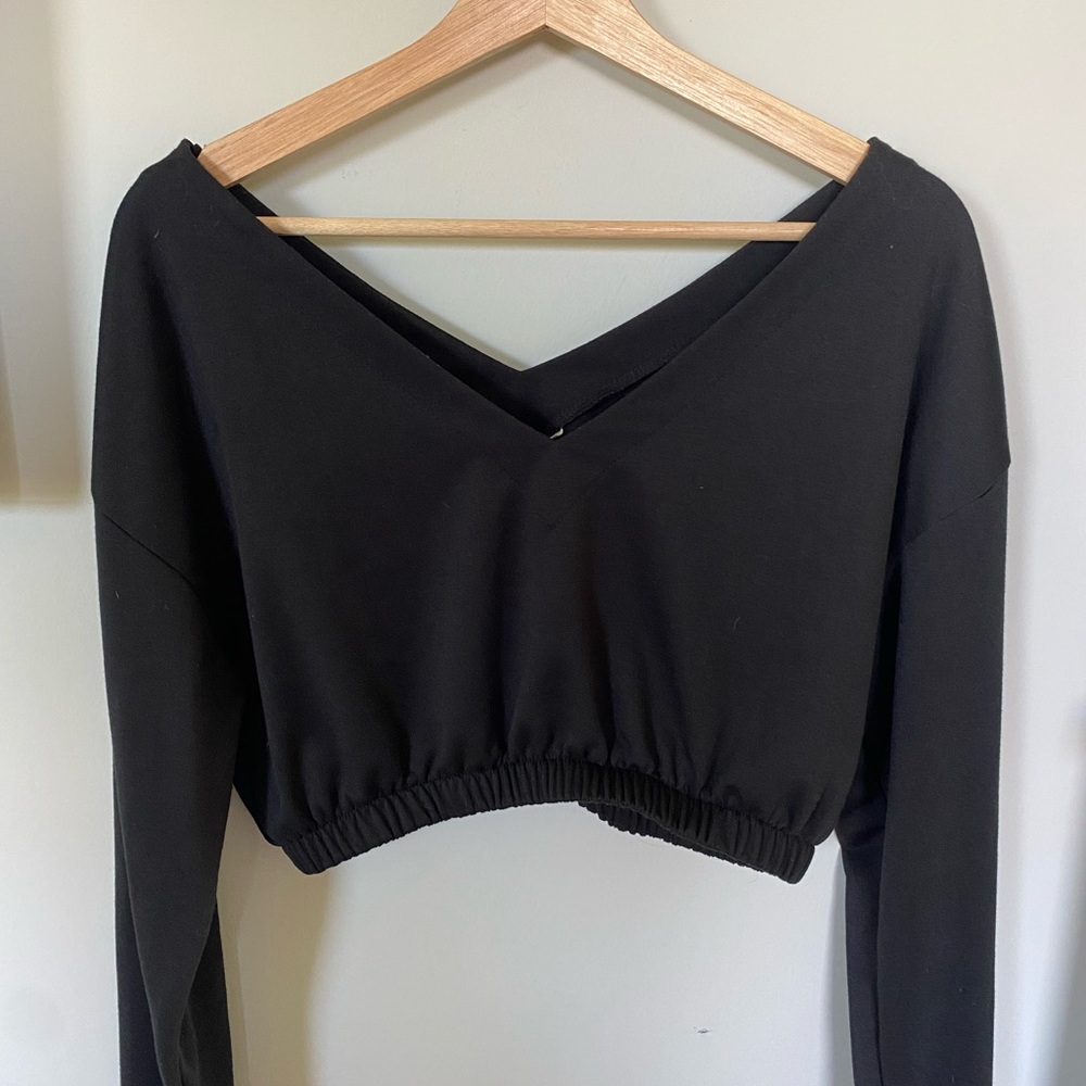 Black V-Neck Cropped Top